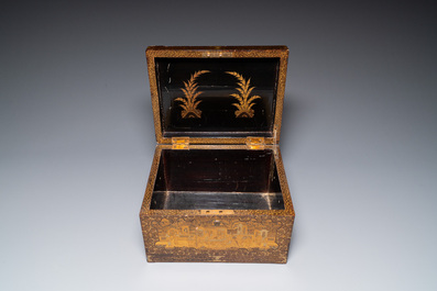 Deux cabinets miniatures et un coffret en laque noire et dor&eacute;e, Canton, Chine, 19&egrave;me