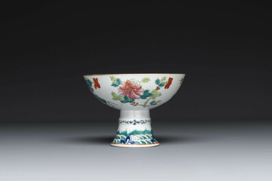 Une collection vari&eacute;e de huit pi&egrave;ces en porcelaine de Chine famille rose, 18/19&egrave;me