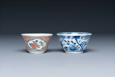 Collection vari&eacute;e de 18 pi&egrave;ces en porcelaine de Chine en bleu et blanc et famille rose, Kangxi/Yongzheng