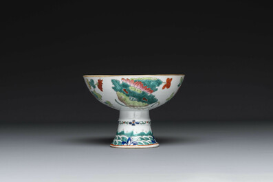 Une collection vari&eacute;e de huit pi&egrave;ces en porcelaine de Chine famille rose, 18/19&egrave;me