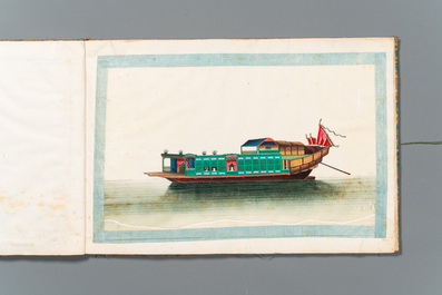 Een zeldzaam album met Chinese rijstpapier schilderingen van 'Hong' zichten, figuren en schepen, Canton, Foekhing New Street No. 1, 19/20e eeuw