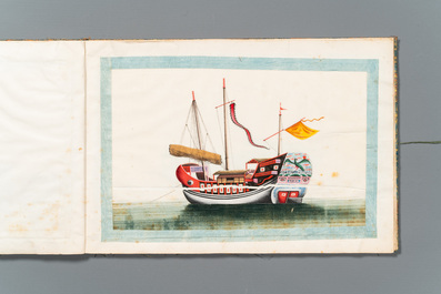 Een zeldzaam album met Chinese rijstpapier schilderingen van 'Hong' zichten, figuren en schepen, Canton, Foekhing New Street No. 1, 19/20e eeuw