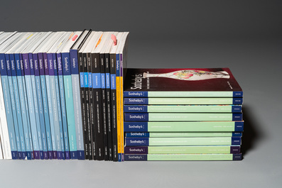 Collection vari&eacute;e de 71 catalogues Sotheby's sur l'art chinois des ann&eacute;es 2000 &agrave; 2009