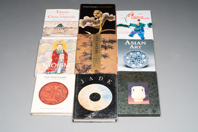 A varied collection of 55 Chinese art reference books mainly on lacquer work, jade and paintings