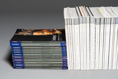 Collection vari&eacute;e de 71 catalogues Sotheby's sur l'art chinois des ann&eacute;es 2000 &agrave; 2009