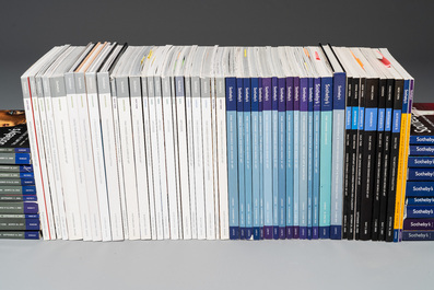 Collection vari&eacute;e de 71 catalogues Sotheby's sur l'art chinois des ann&eacute;es 2000 &agrave; 2009