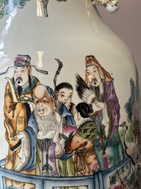 Vase en porcelaine de Chine famille rose, sign&eacute; Pan Zhaotang 潘肇唐, dat&eacute; 1918