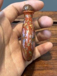 Drie Chinese famille rose snuifflessen, Qianlong merk, 19e eeuw