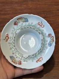 Four Chinese famille rose covered bowls, three with saucers and a 'dragon' bowl, signed Wang Darong 王大榕, 19/20th C.