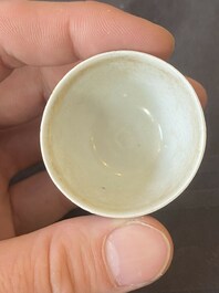 Vijf Chinese blauw-witte stem cups uit het Hatcher scheepswrak, Transitie periode