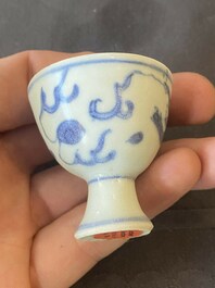 Vijf Chinese blauw-witte stem cups uit het Hatcher scheepswrak, Transitie periode