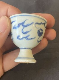Vijf Chinese blauw-witte stem cups uit het Hatcher scheepswrak, Transitie periode