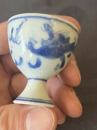 Vijf Chinese blauw-witte stem cups uit het Hatcher scheepswrak, Transitie periode