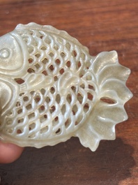 Quatre pi&egrave;ces sculpt&eacute;es en jade blanc, c&eacute;ladon et rouille, Chine, Qing