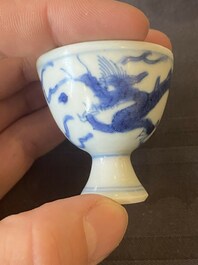 Vijf Chinese blauw-witte stem cups uit het Hatcher scheepswrak, Transitie periode