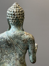 Twee bronzen figuren van een staande Bodhisattva, Centraal Java, 11/13e eeuw