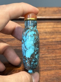Zeven gevarieerde Chinese snuifflessen in edelsteen, bloedkoraal, glas en barnsteen, 19e eeuw