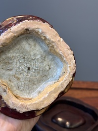Een Chinese vierlobbige flamb&eacute; geglazuurde 'zun' vaas, Qianlong merk en periode