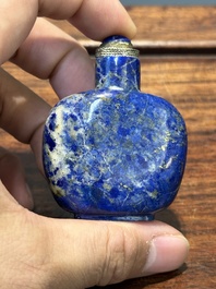 Zeven gevarieerde Chinese snuifflessen in edelsteen, bloedkoraal, glas en barnsteen, 19e eeuw