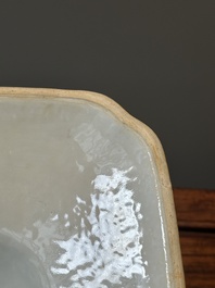 Een paar 'CSM' gemonogrammeerde Chinese famille rose dekselterrines, Jiaqing