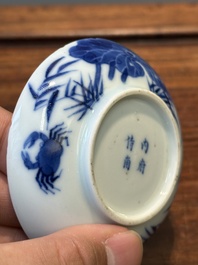 Een Chinese blauw-witte 'Bleu de Hue' schotel voor de Vietnamese markt, nội phủ thị nam 內府侍南 merk, 18e eeuw