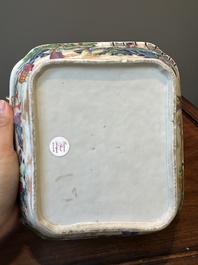 Een paar 'CSM' gemonogrammeerde Chinese famille rose dekselterrines, Jiaqing