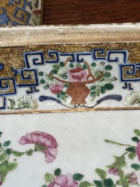 Een paar 'CSM' gemonogrammeerde Chinese famille rose dekselterrines, Jiaqing