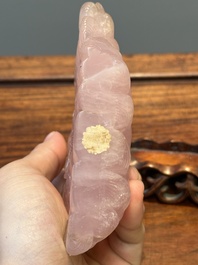 Groupe de sculptures en lapis-lazuli, quartz rose et autres pierres pr&eacute;cieuses, Chine, 19/20&egrave;me