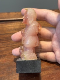 Groupe de sculptures en lapis-lazuli, quartz rose et autres pierres pr&eacute;cieuses, Chine, 19/20&egrave;me
