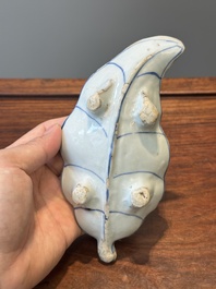 Coupe en forme de feuille en porcelaine de Chine en bleu et blanc de type ko-sometsuke pour le Japon, Tianqi