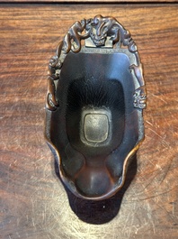 Coupe libatoire en corne de rhinoc&eacute;ros &agrave; d&eacute;cor de chilong, Chine, 17/18&egrave;me
