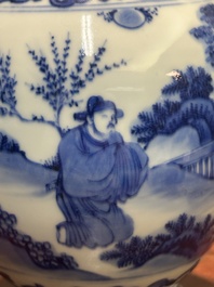 Verseuse en porcelaine de Chine en bleu et blanc &agrave; d&eacute;cor de figures dans un paysage, &eacute;poque Transition