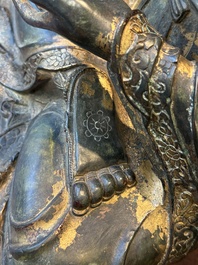 Grande sculpture en bronze laqu&eacute; et dor&eacute; repr&eacute;sentant un Bodhisattva, Chine, Ming