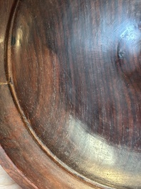 Insolite br&ucirc;le-parfum archa&iuml;que de type 'gui' en bronze au couvercle en bois, Chine, Song