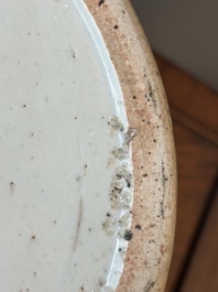 Een Chinese blauw-witte pot met 'Ba Xian Zhu Shou 八仙祝壽', Wanli merk en mogelijk periode