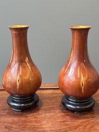 Paire de vases en laque de Foochow ou Fuzhou mimiquant du bambou, 19/20&egrave;me