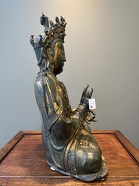 Grande sculpture en bronze laqu&eacute; et dor&eacute; repr&eacute;sentant un Bodhisattva, Chine, Ming