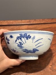A Chinese blue and white 'Hatcher cargo' bowl with floral design, Transitional period