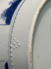 Paire de pots couverts en forme de tambour en porcelaine de Chine en bleu et blanc, marque de Jiajing, Kangxi