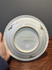 Drie Chinese famille verte borden en een theepot, Kangxi