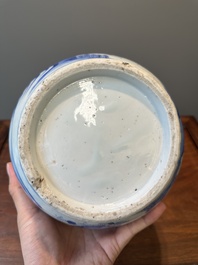 Een Chinese blauw-witte flesvormige vaas met geleerden, Transitie periode