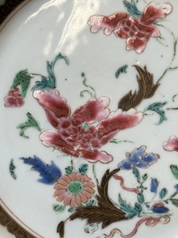 Five Chinese famille rose plates with floral design, Yongzheng/Qianlong