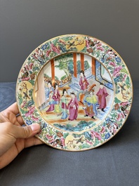 Assiette en porcelaine de Chine famille rose de Canton &agrave; d&eacute;cor narratif, 19&egrave;me