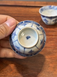 Een verzameling van 23 Chinese koppen en schotels, Kangxi/Qianlong