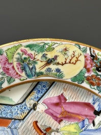 Assiette en porcelaine de Chine famille rose de Canton &agrave; d&eacute;cor narratif, 19&egrave;me