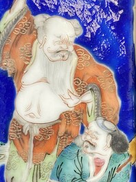 Paire de rares porte-chapeaux en porcelaine de Chine famille rose sur fond bleu &agrave; d&eacute;cor de 'huit immortels', marque et &eacute;poque de Tongzhi