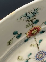 A pair of Chinese famille rose 'Jiangxi Province' plates, endless knot mark, 19/20th C.