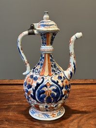 Verseuse de type 'aftaba' en porcelaine de Chine de style Imari pour le march&eacute; islamique, Kangxi