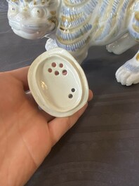 Een Japanse koro in de vorm van een man op een tijger, Hirado, Edo, 19e eeuw