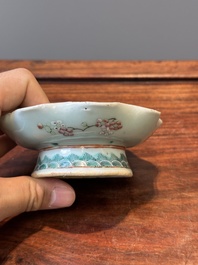 Une collection vari&eacute;e de huit pi&egrave;ces en porcelaine de Chine famille rose, 18/19&egrave;me